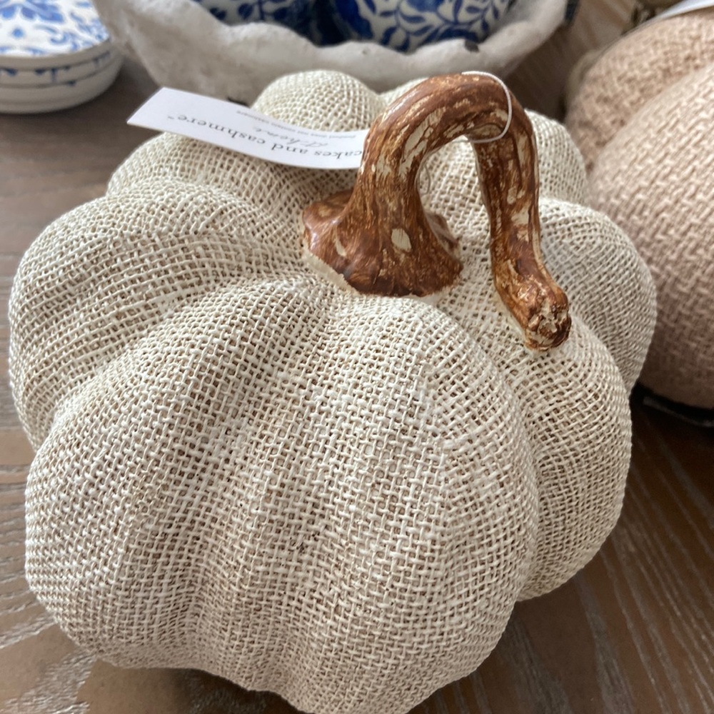 NEW! Shabby Chic Fall Autumn Harvest Creamy White Burlap Textured Resin Pumpkin - Picture 2 of 7